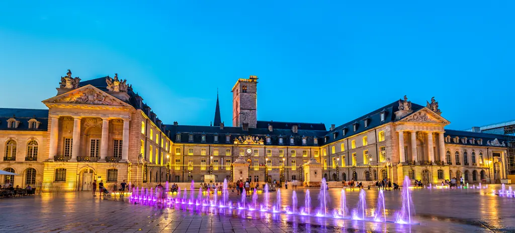 MÉNÉLAS : Solutions d’assurance pour les Entrepreneurs à Dijon